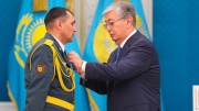 Токаев вручил награды защитникам Отечества