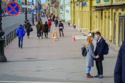 В МЧС заявили о бесполезности ношения маски на улице